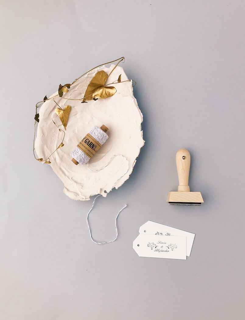 Etiquetas invitaciones de boda y sello personalizado Marmarina